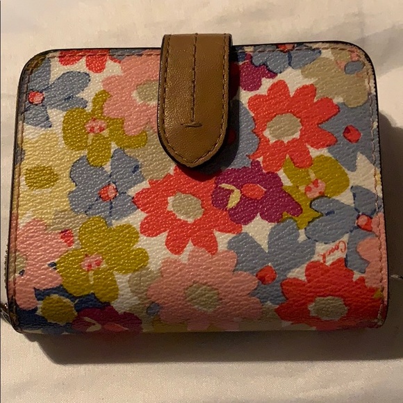 Coach Zipper Wallet - Picture 2 of 6